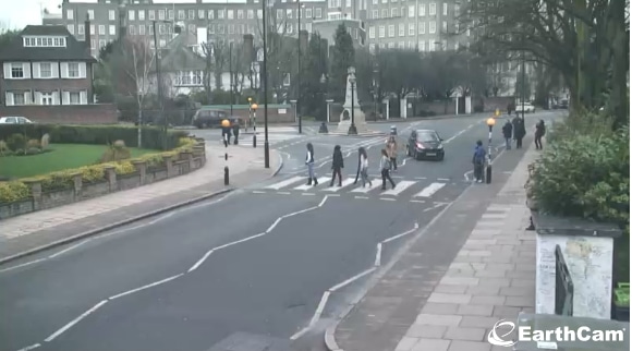 abbey road crossing statues