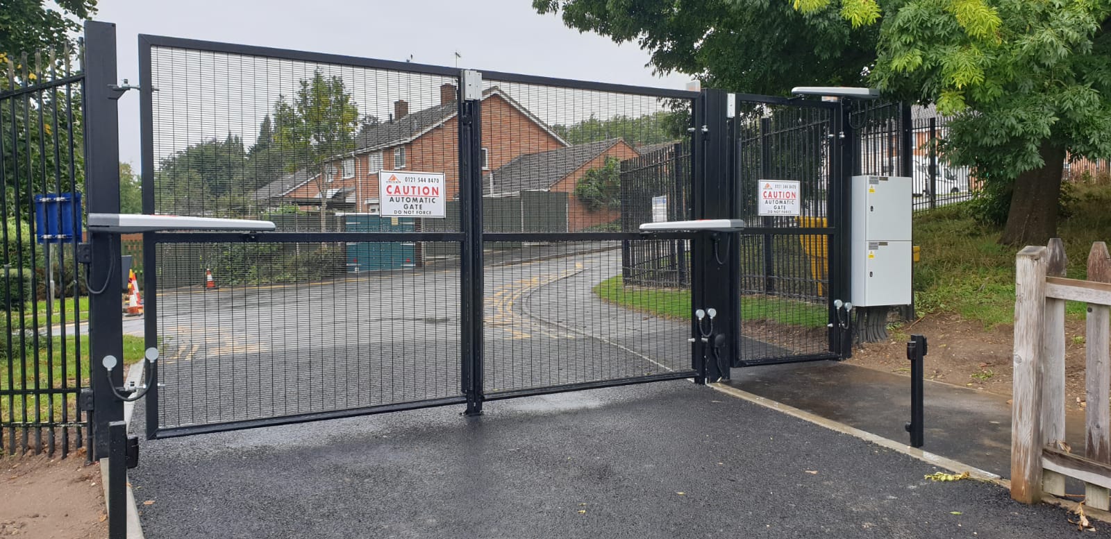 automatic entrance gates Unison