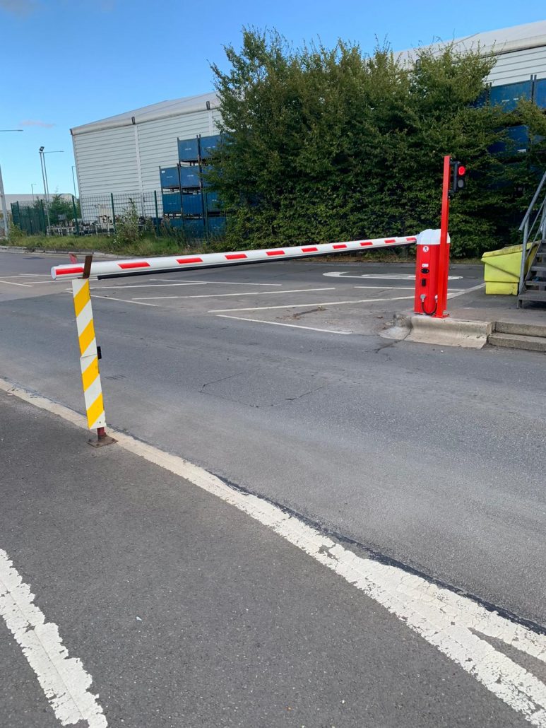 Automatic Parking barrier light controlled