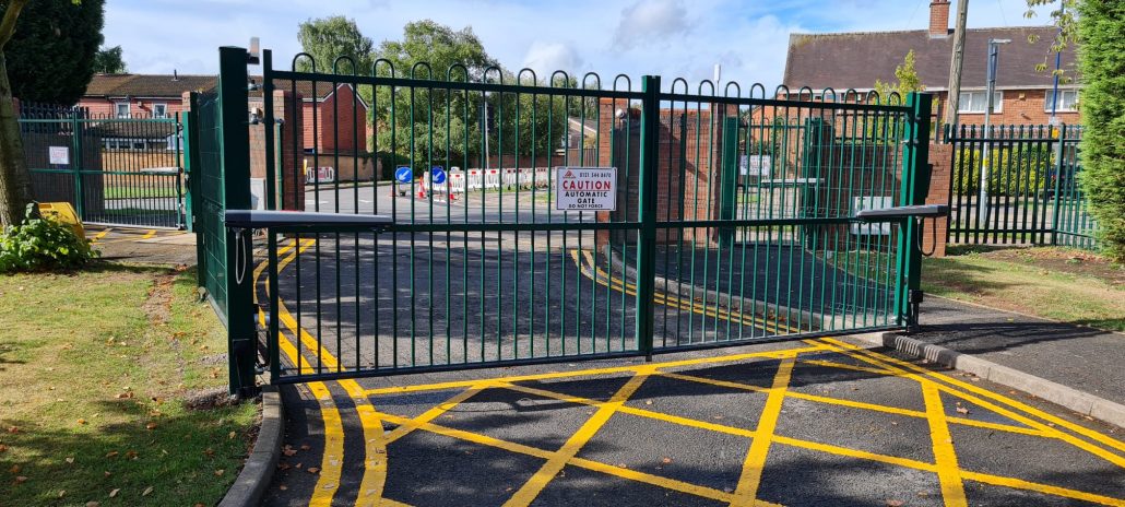 automatic swinging gate for businesses car park