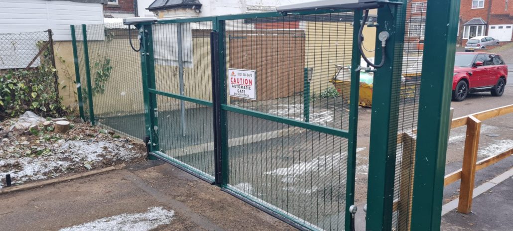 automatic gate services with unison cctv