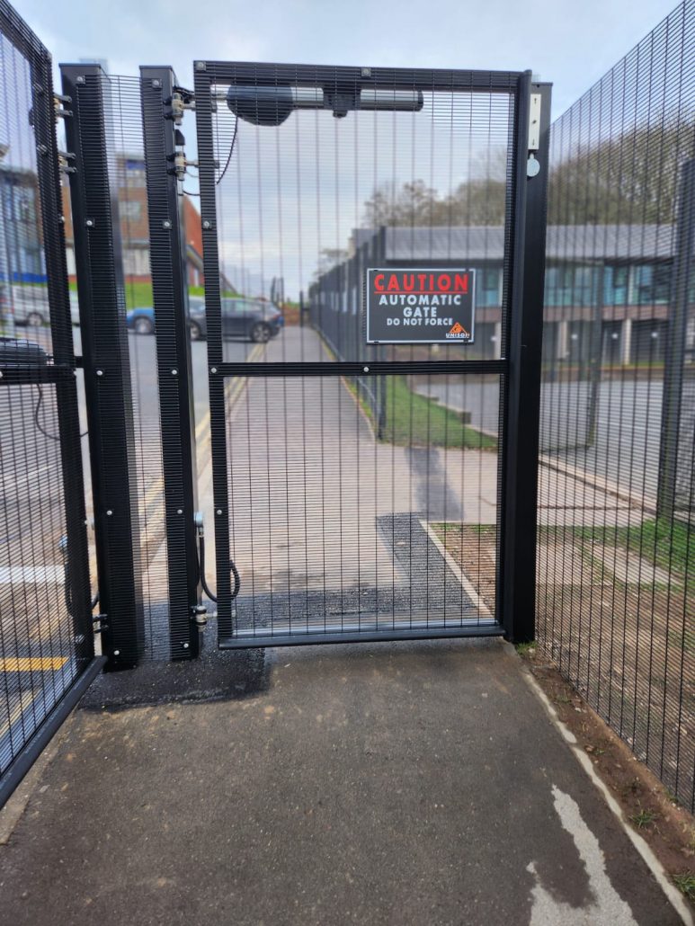 Side Access controlled automatic gate door