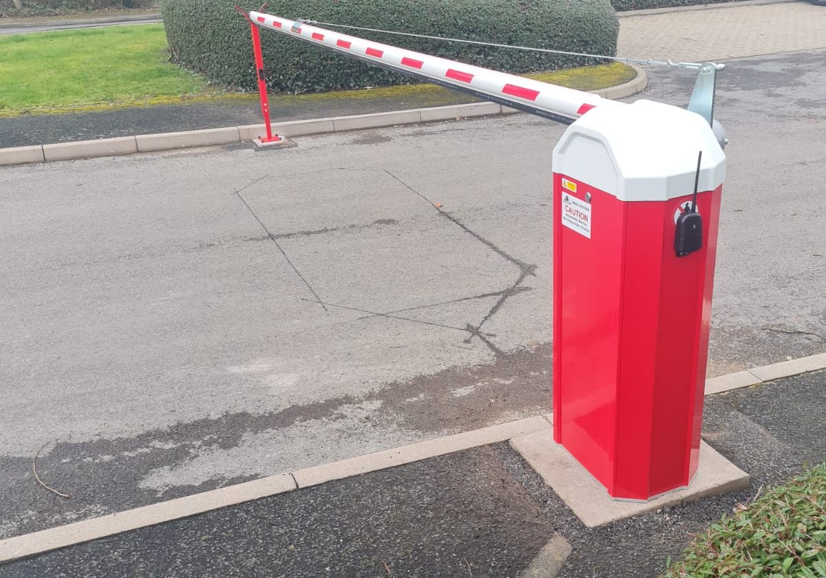 Automatic car park barrier