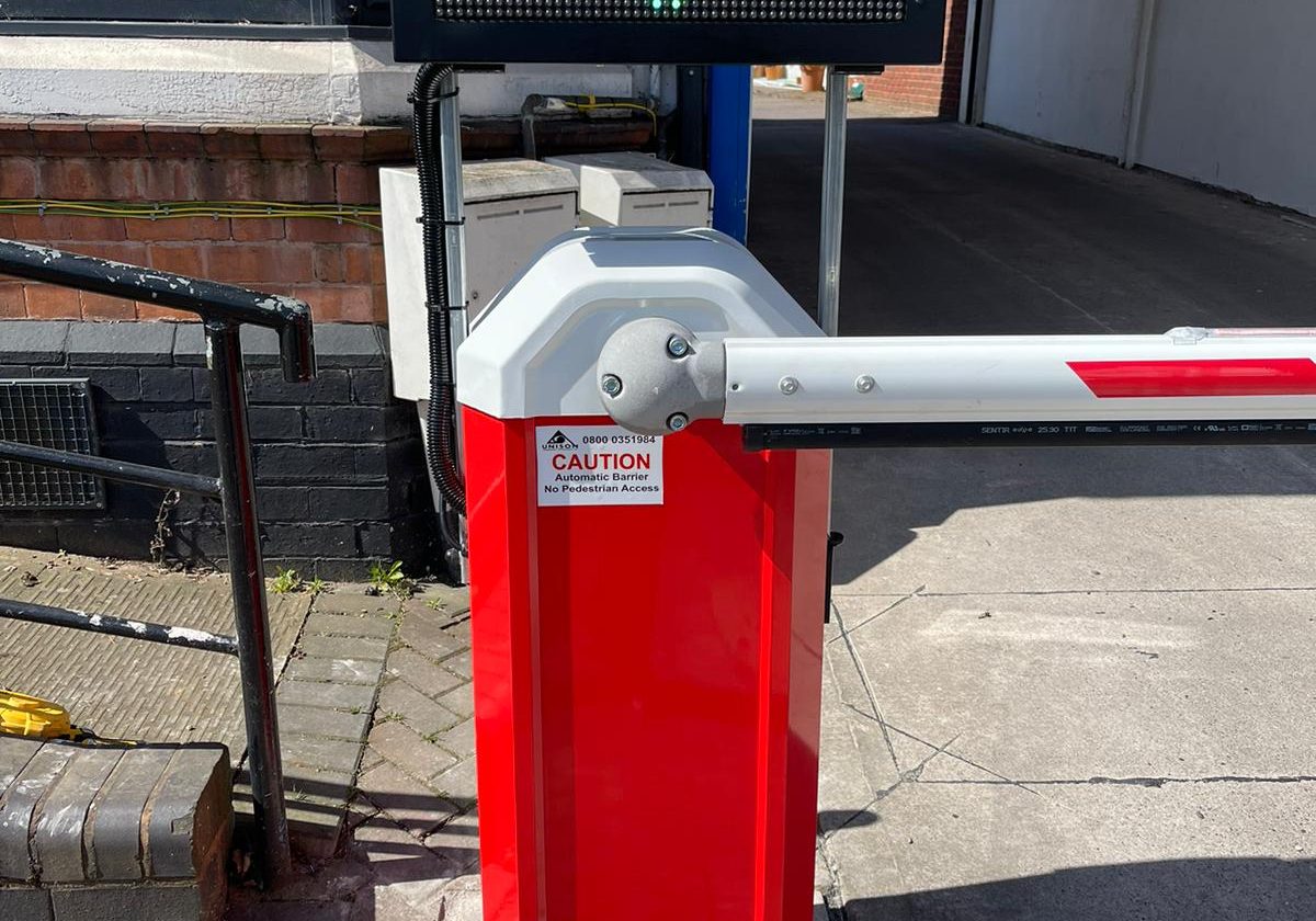 car park automatic opening and closing barrier